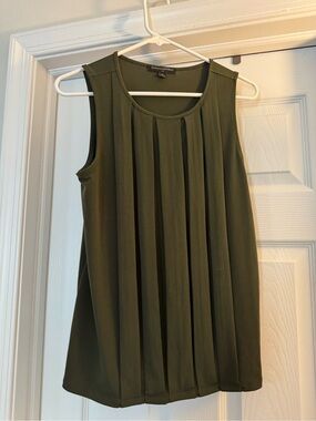 Banana Republic Olive Green Sleeveless Pleated Top